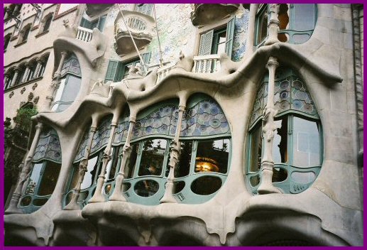 Gaudi Detail.jpg - 60977 Bytes